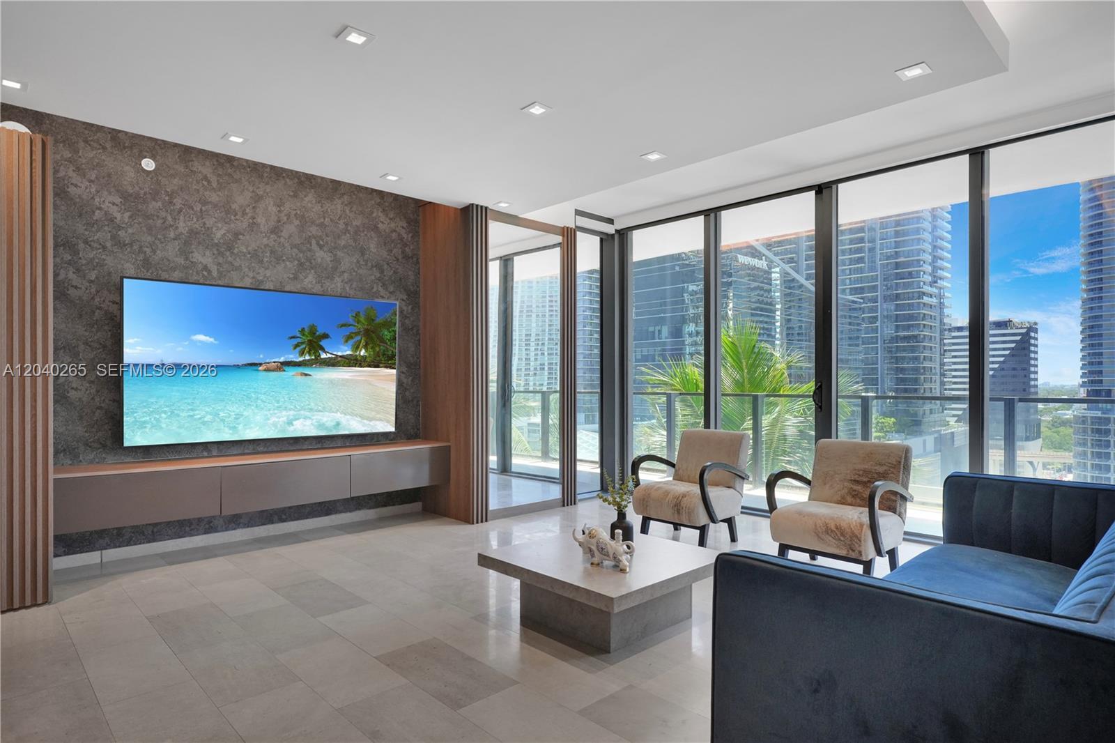 68 SE 6th St # 1004, Miami FL 33131