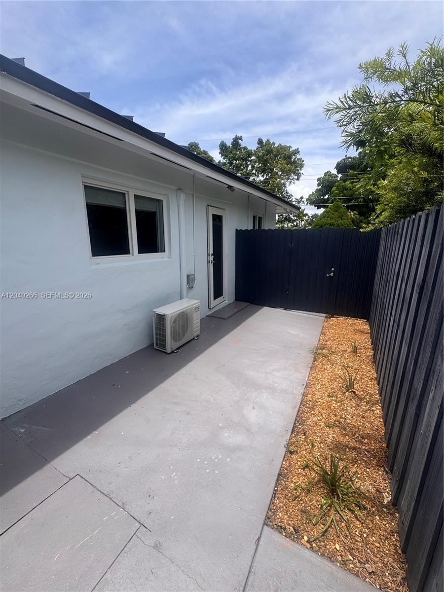 46xx SW 89th Pl, Miami FL 33165 photo 2