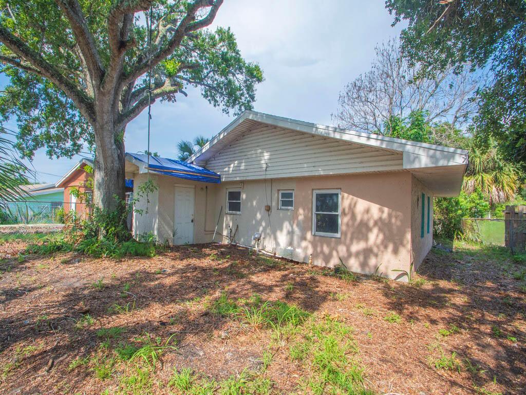 4721 28th Court, Vero Beach FL 32967 photo 5
