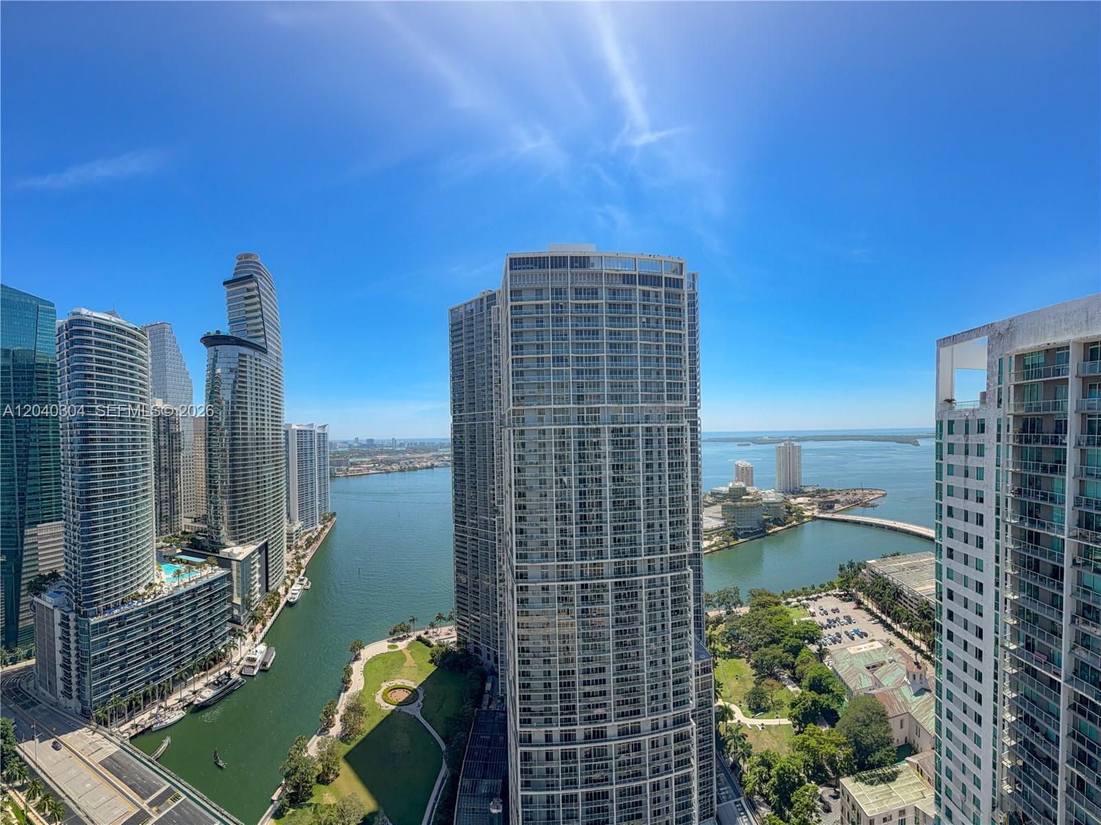 77 SE 5 # 4015, Miami FL 33131