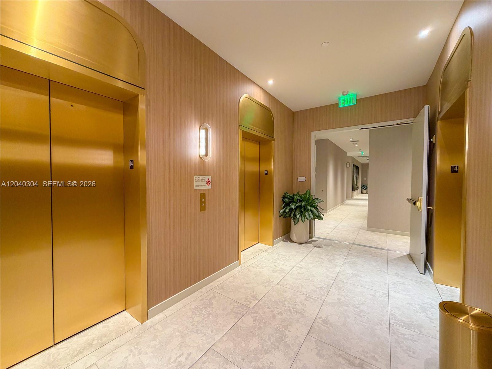 77 SE 5 # 4015, Miami FL 33131 photo 4