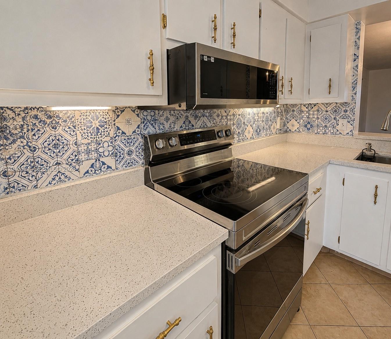 4550 NW 18th Ave # 606, Deerfield Beach FL 33064 photo 2