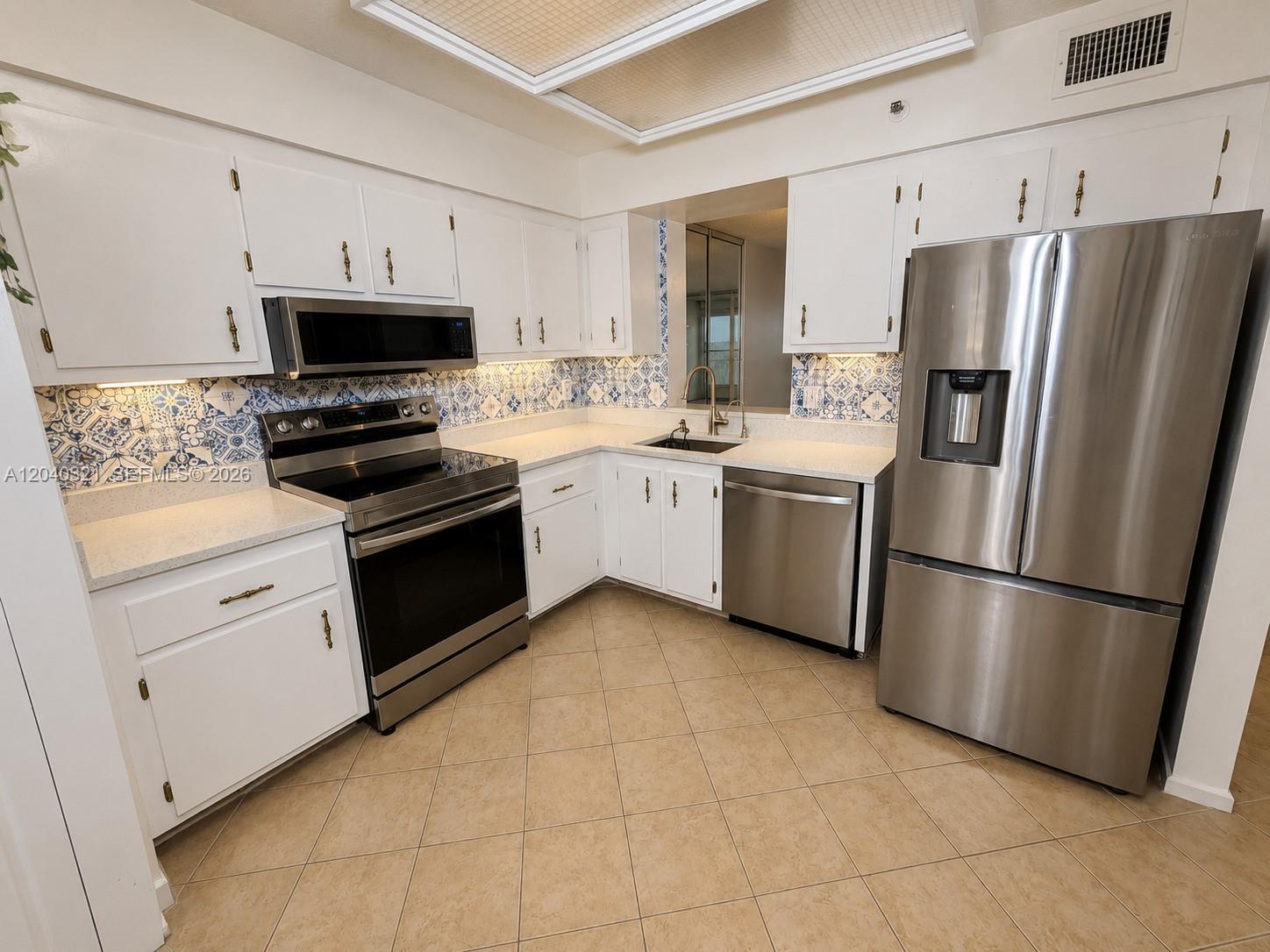 4550 NW 18th Ave # 606, Deerfield Beach FL 33064