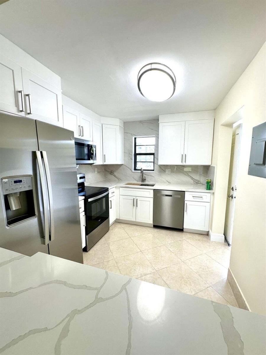 9440 SW 8th Street # 109, Boca Raton FL 33428