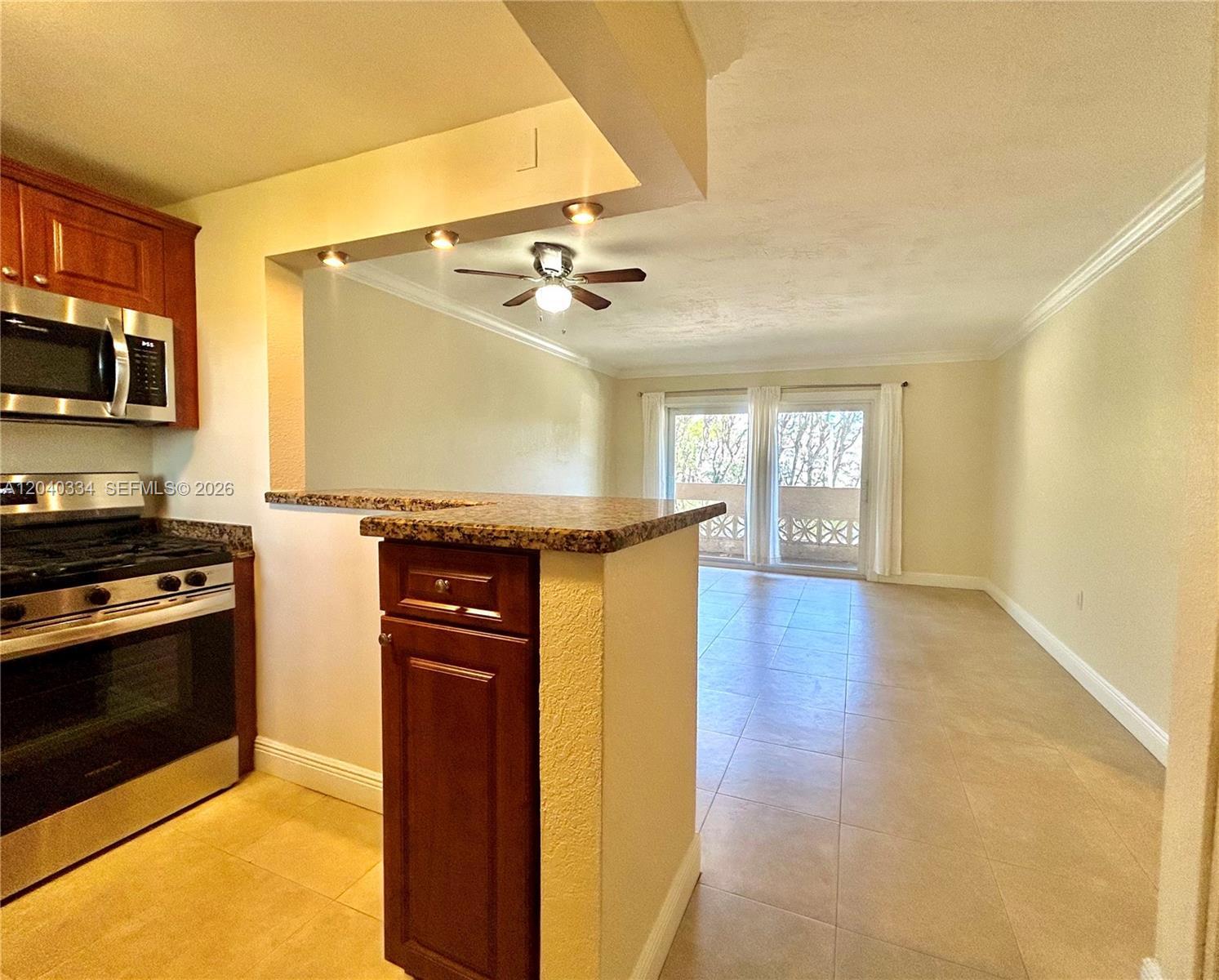 14500 SW 88 AV # 211, Palmetto Bay FL 33176 photo 3