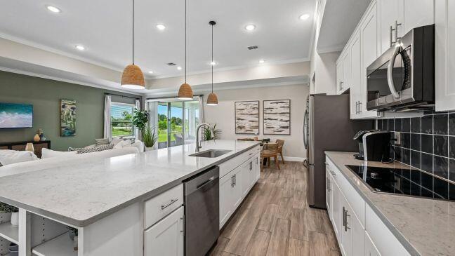 8425 101st Court, Vero Beach FL 32967 photo 2