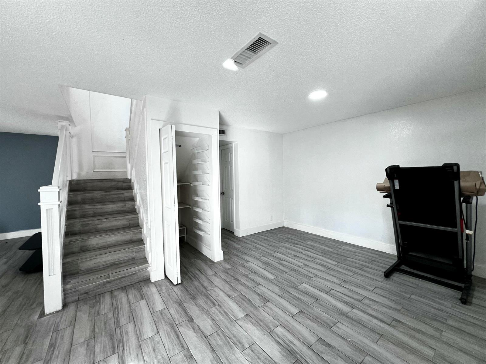 295 Woodland Road, Palm Springs FL 33461 photo 5