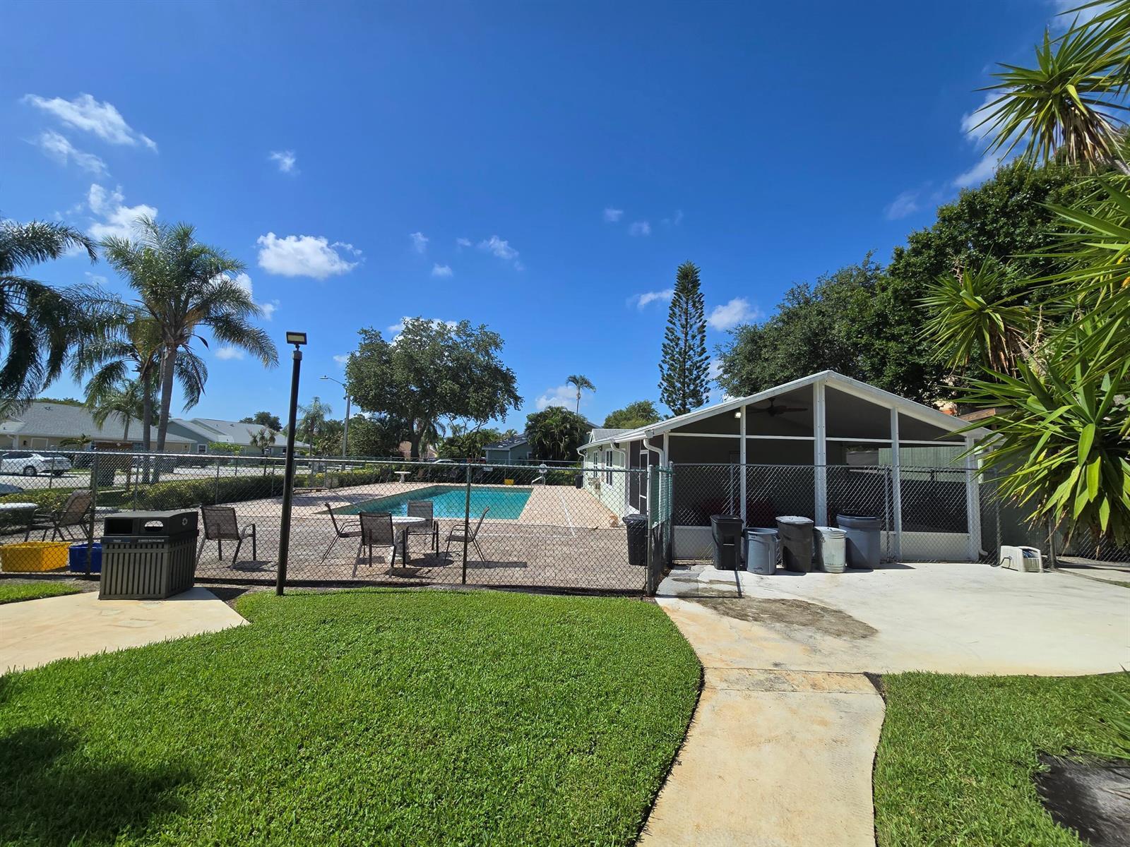 1530 Royal Forest Court, West Palm Beach FL 33406 photo 2