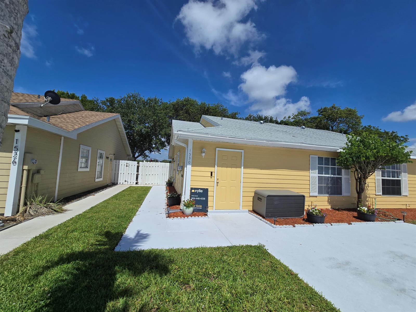 1530 Royal Forest Court, West Palm Beach FL 33406 photo 3