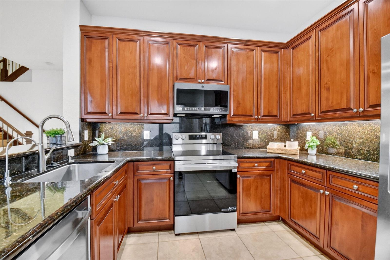 7662 Spatterdock Drive, Boynton Beach FL 33437 photo 2