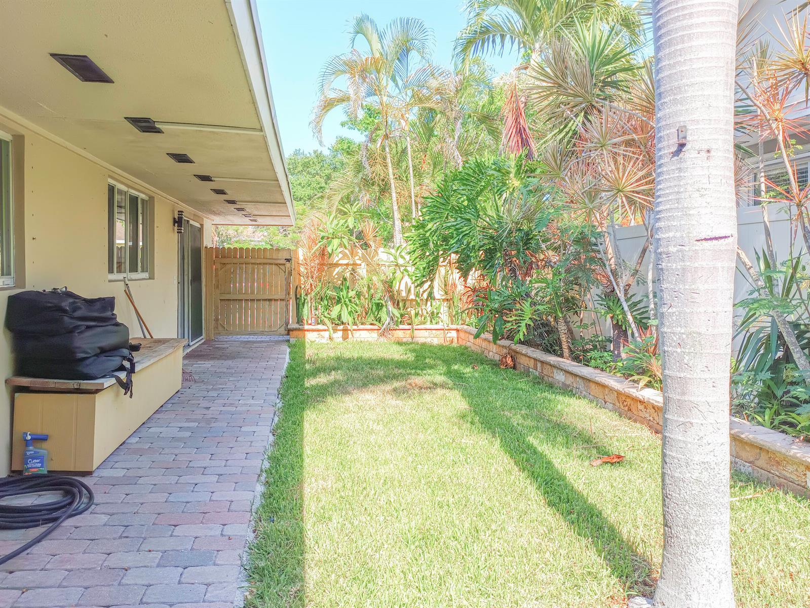 305 S Federal Highway # 1, FL 33460