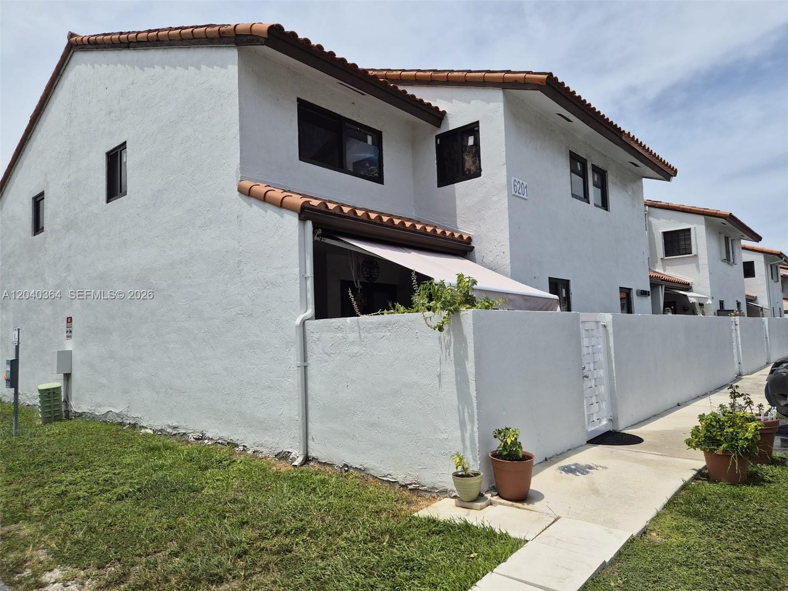6201  SW 138   TH  CT  APART  G, Miami FL 33183 photo 2