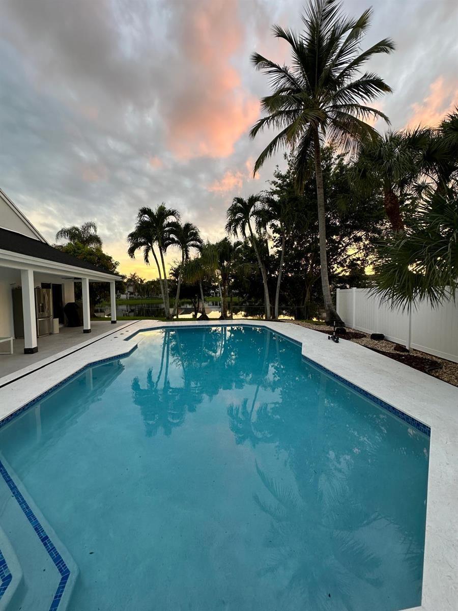 10791 SW 10th Place, Davie FL 33324