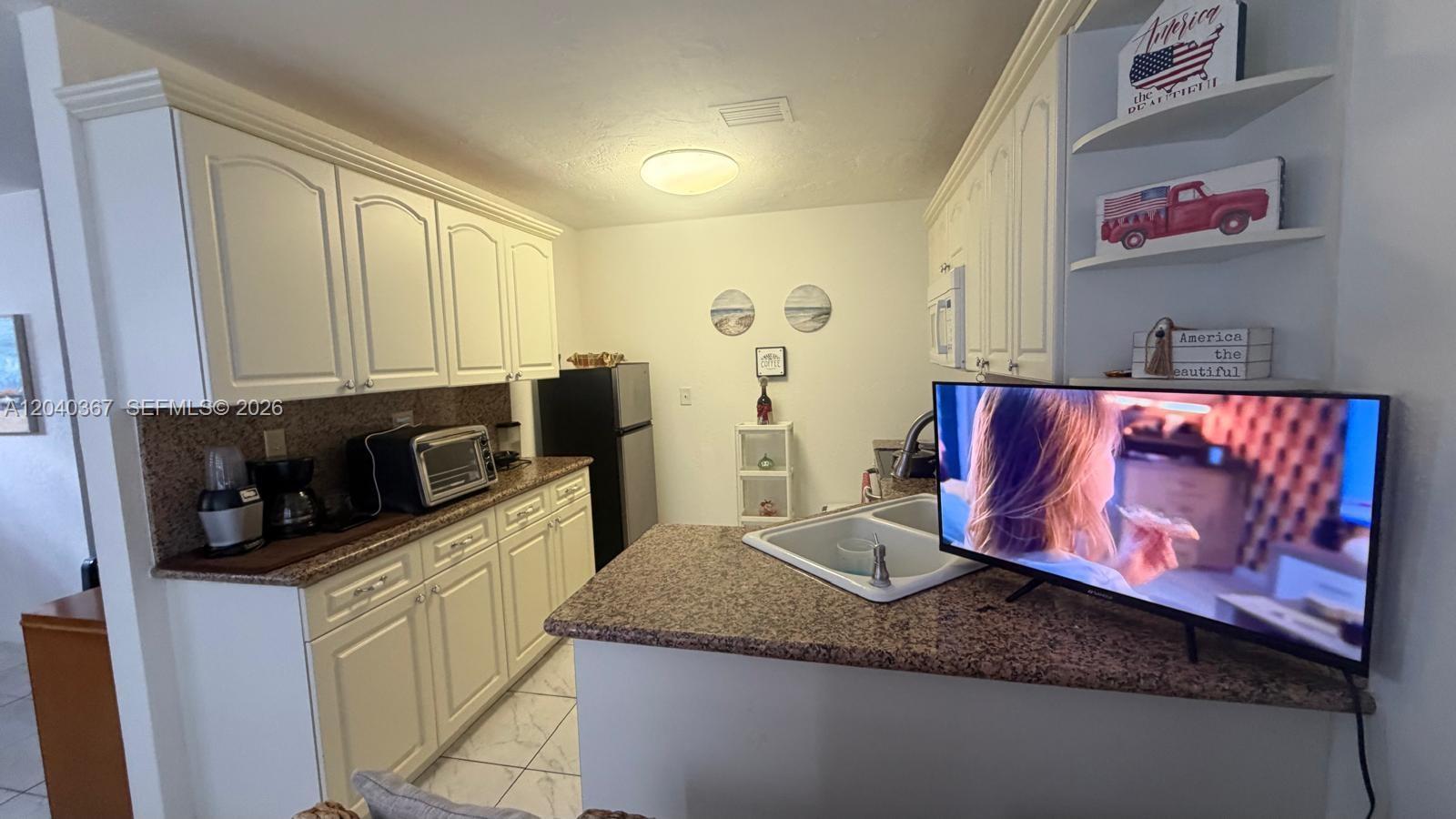 10450 NW 19th St, Pembroke Pines FL 33026 photo 4