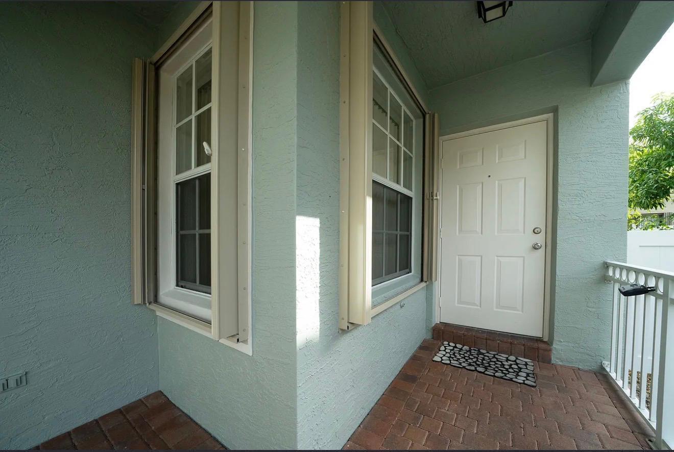 5144 Aurora Lake Circle, FL 33463 photo 5