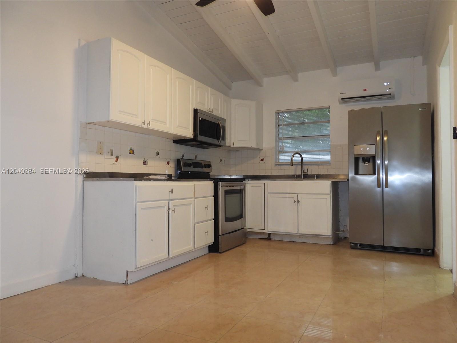Miami, FL 33161 photo 2