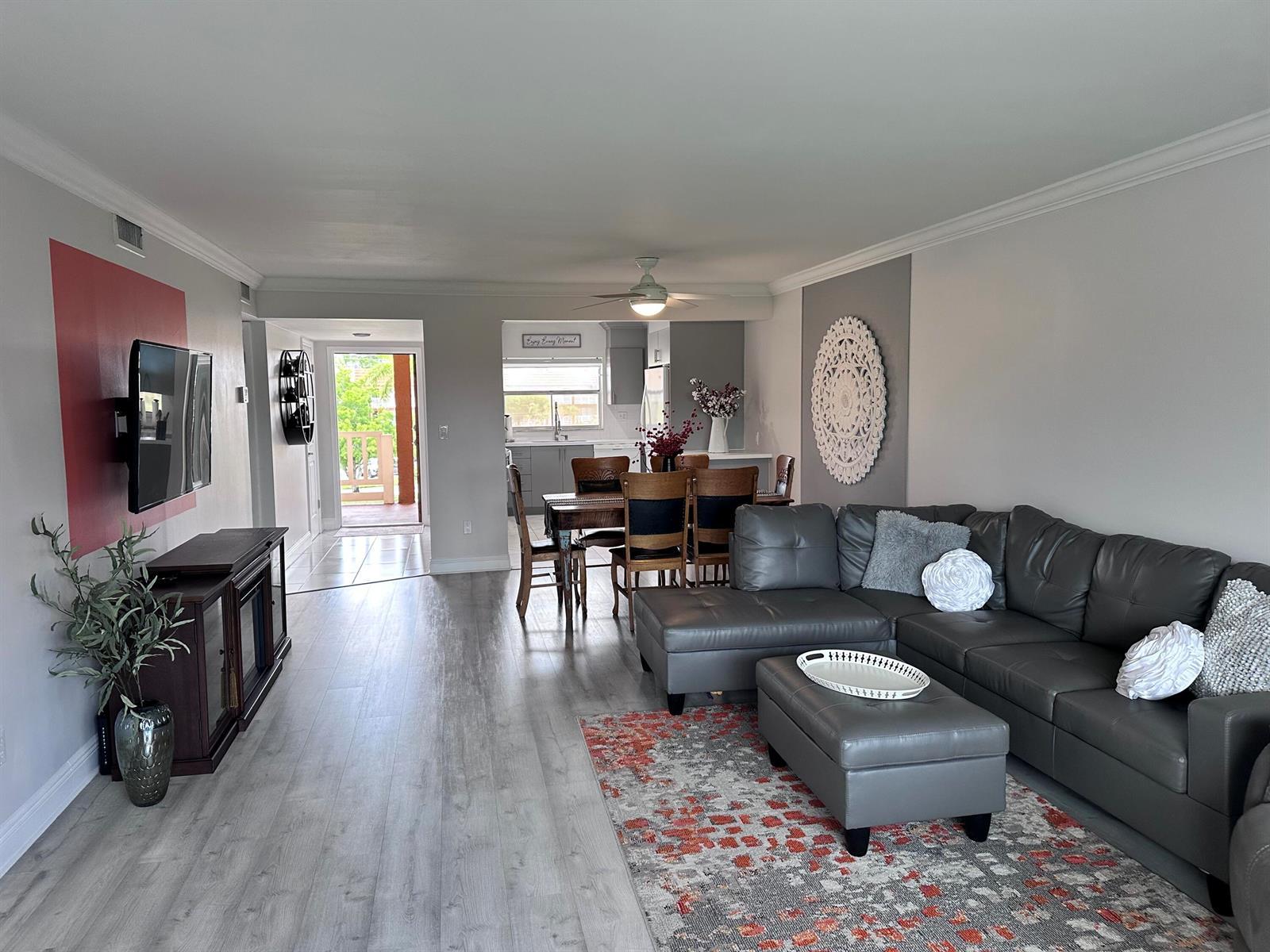 9300 Sunrise Lakes Boulevard # 309, Sunrise FL 33322 photo 4