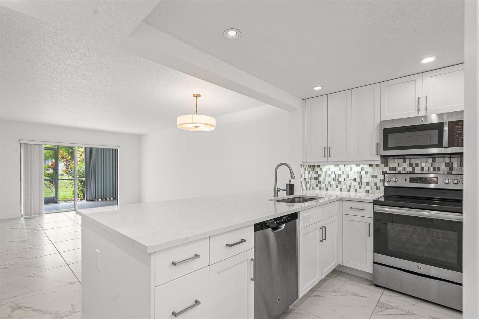 3090 Holiday Springs Boulevard Unit 109, Margate FL 33063