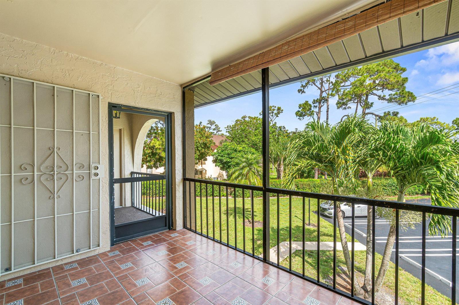 223 Pine Hov Circle # 2, FL 33463 photo 3