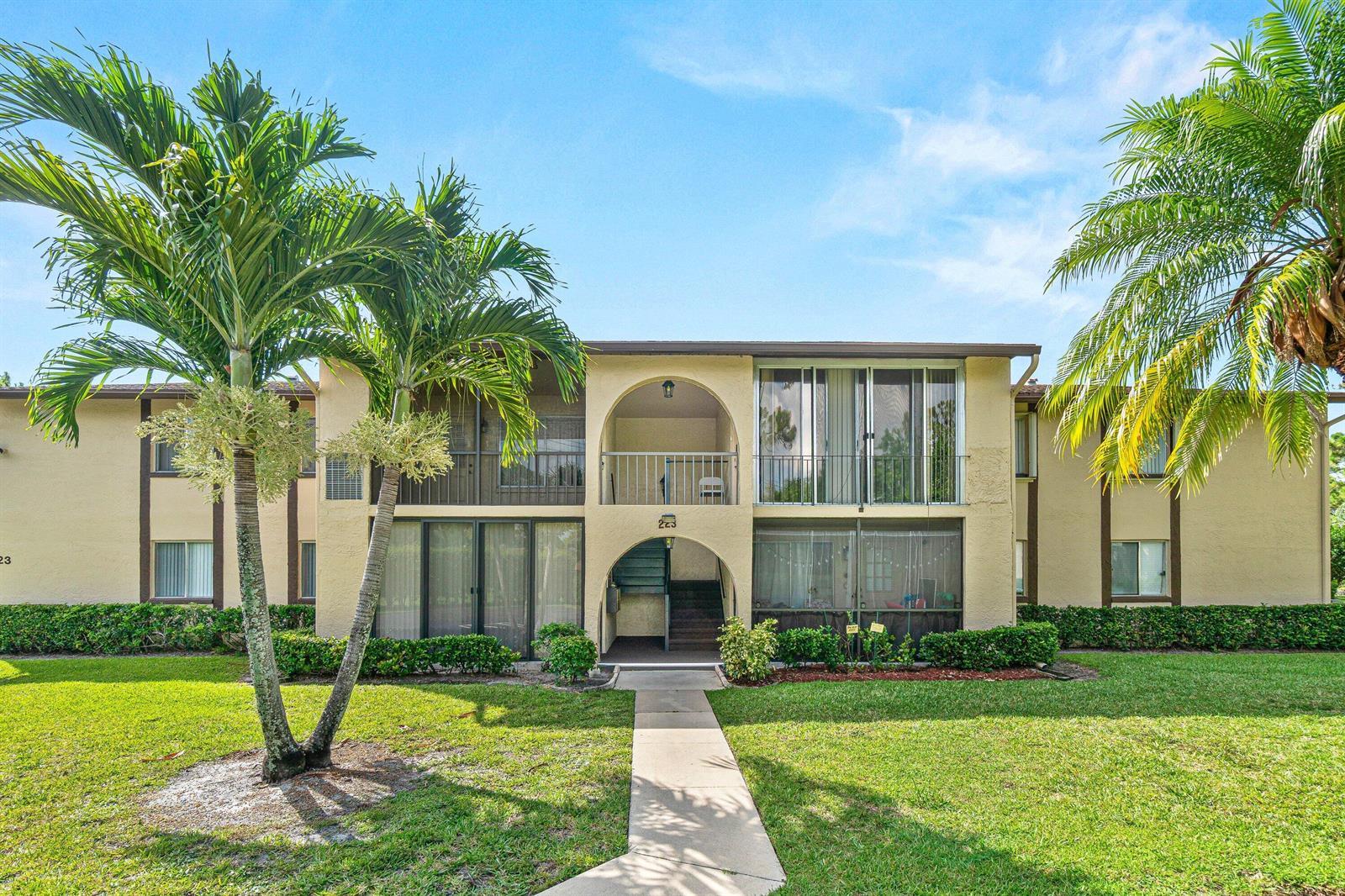 223 Pine Hov Circle # 2, FL 33463