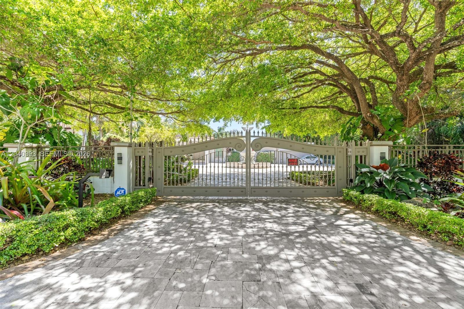6600 SW 123rd St, Pinecrest FL 33156 photo 2