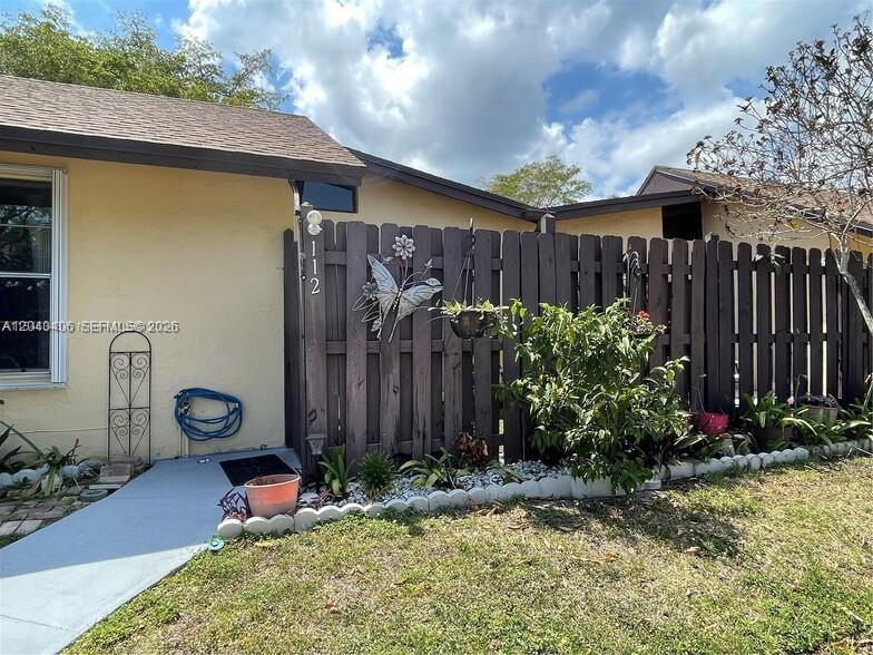 112 Fox Rd # 50, Hollywood FL 33024