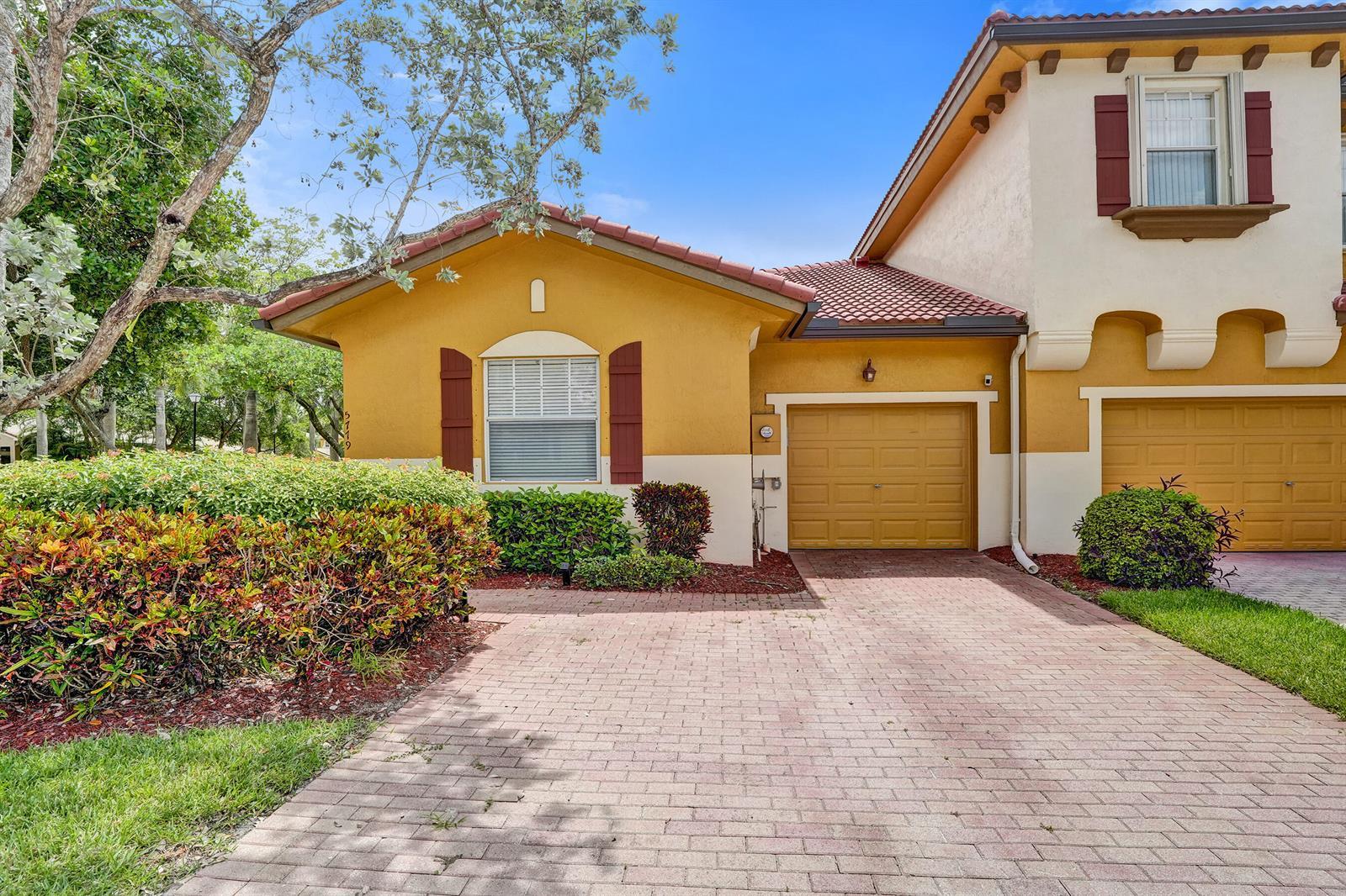 5779 NW 120th Avenue, Coral Springs FL 33076 photo 2