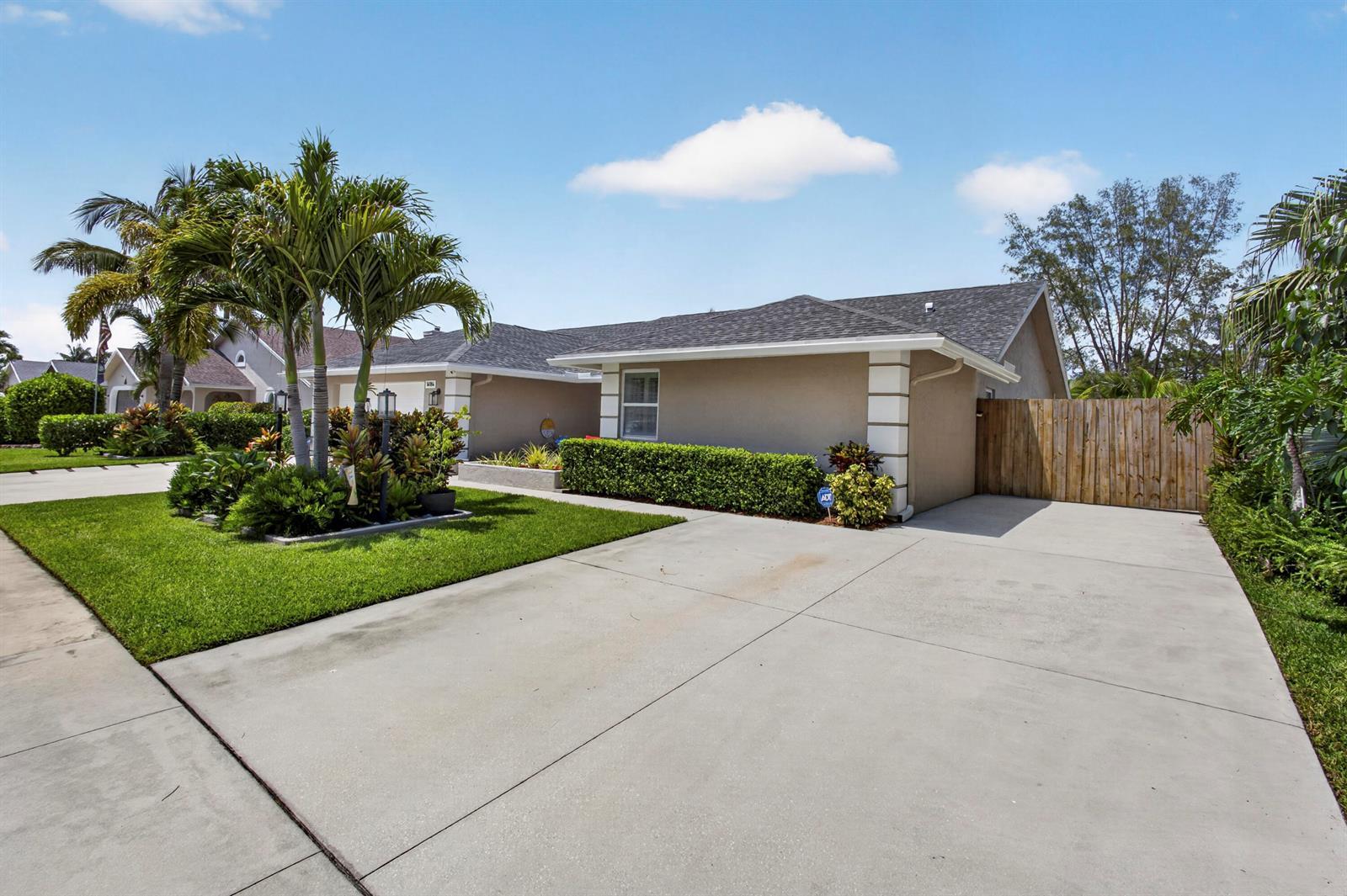 14184 Aster Avenue, Wellington FL 33414 photo 2
