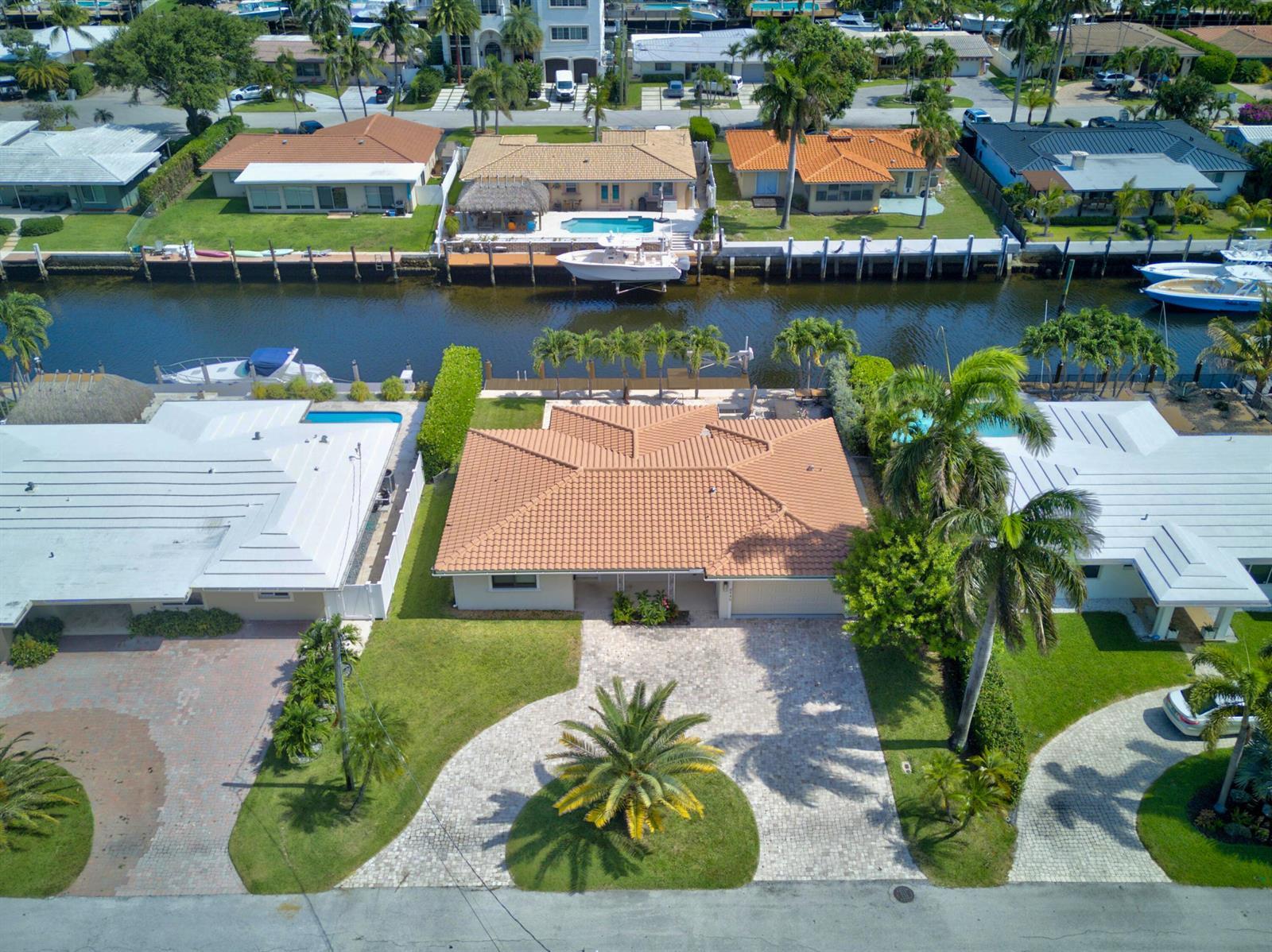 2542 SE 10th Street, Pompano Beach FL 33062 photo 2