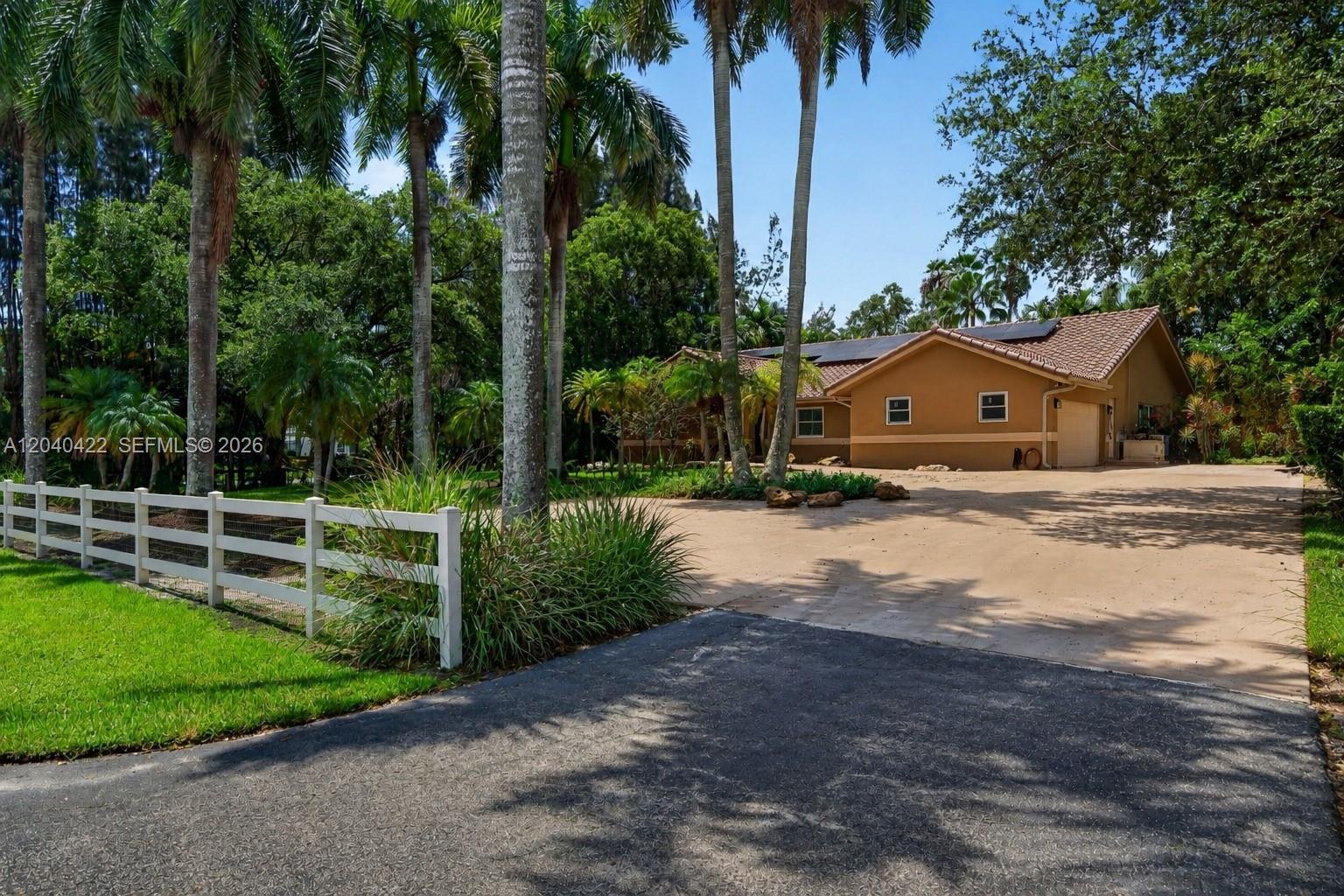 15720 SW 56th St, Southwest Ranches FL 33331 photo 2