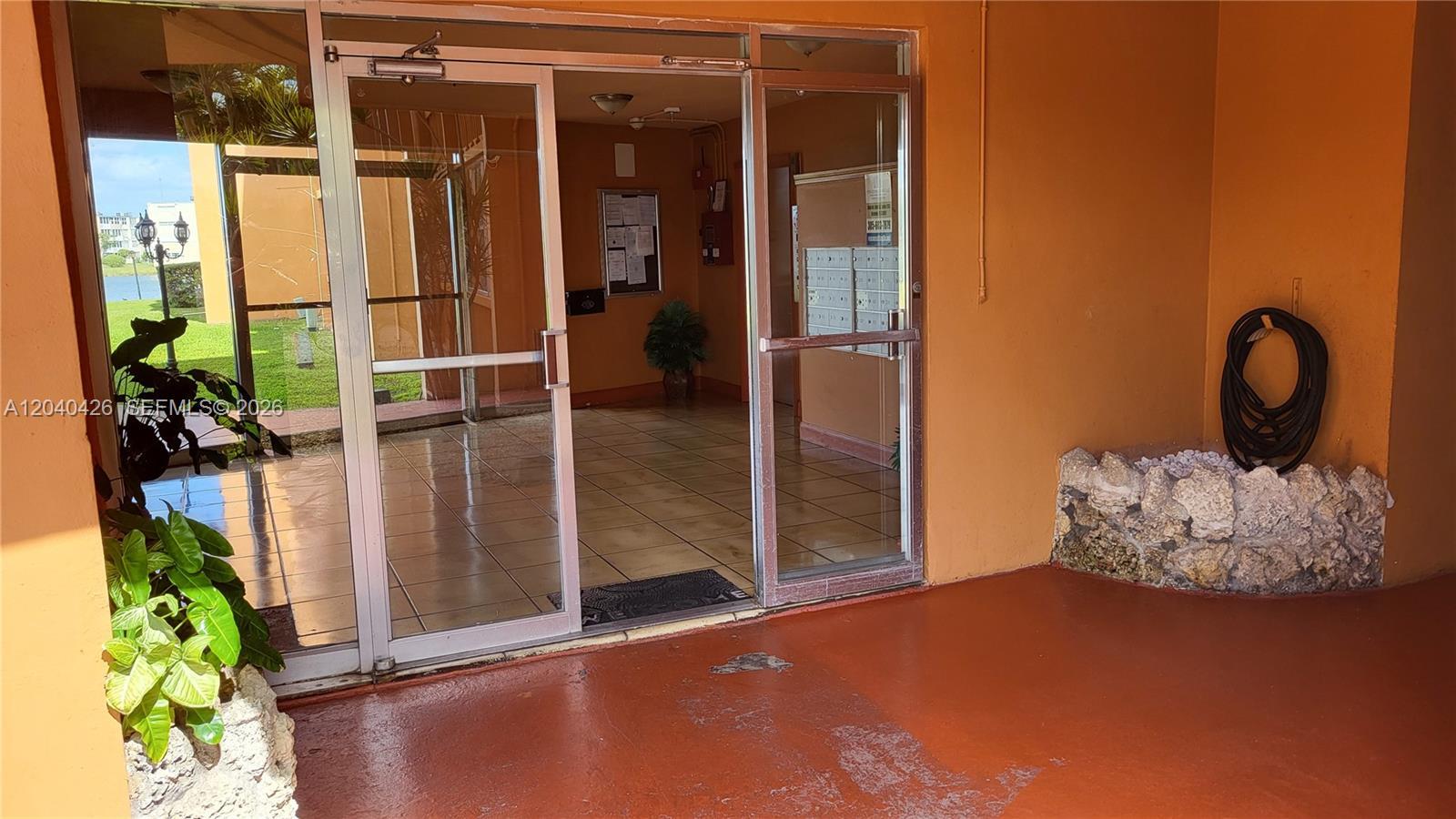 1591 NE Miami Gardens Dr # 306, Miami FL 33179 photo 2