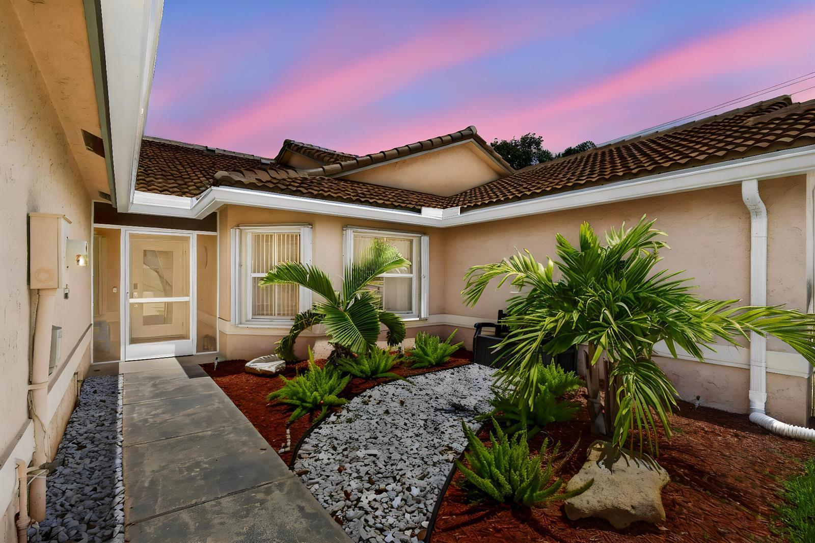 10469 Pelican Drive, Wellington FL 33414 photo 2