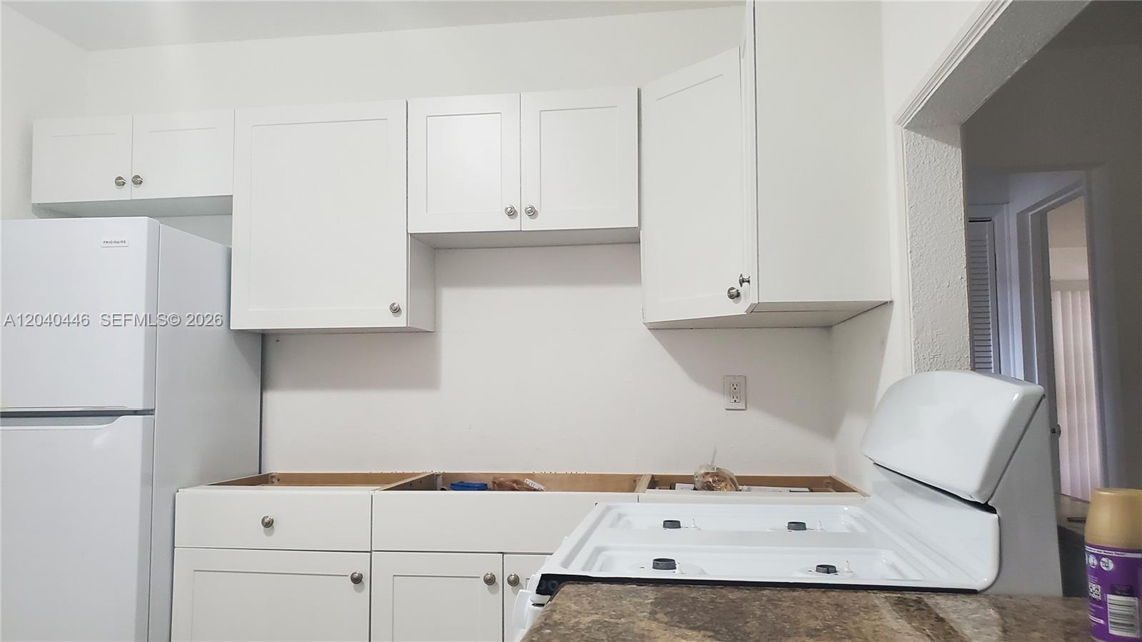 905 SW 4th Ter, Hallandale Beach FL 33009 photo 2
