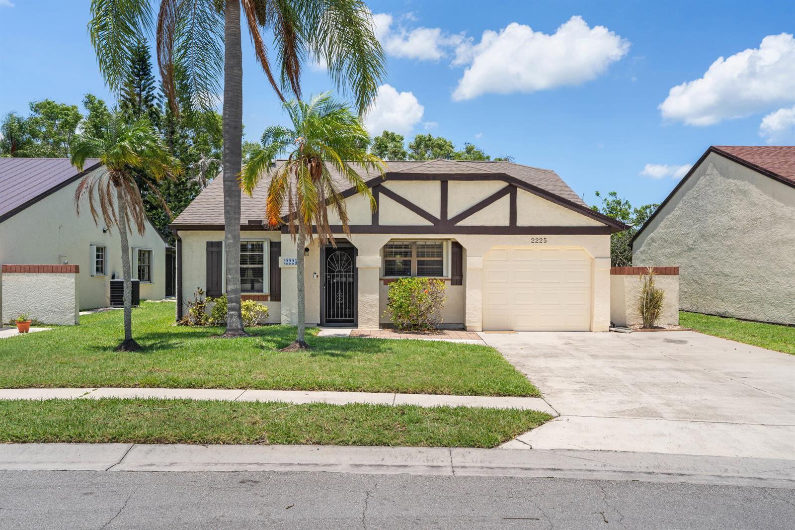 2225 SE Barrington Street, FL 34952
