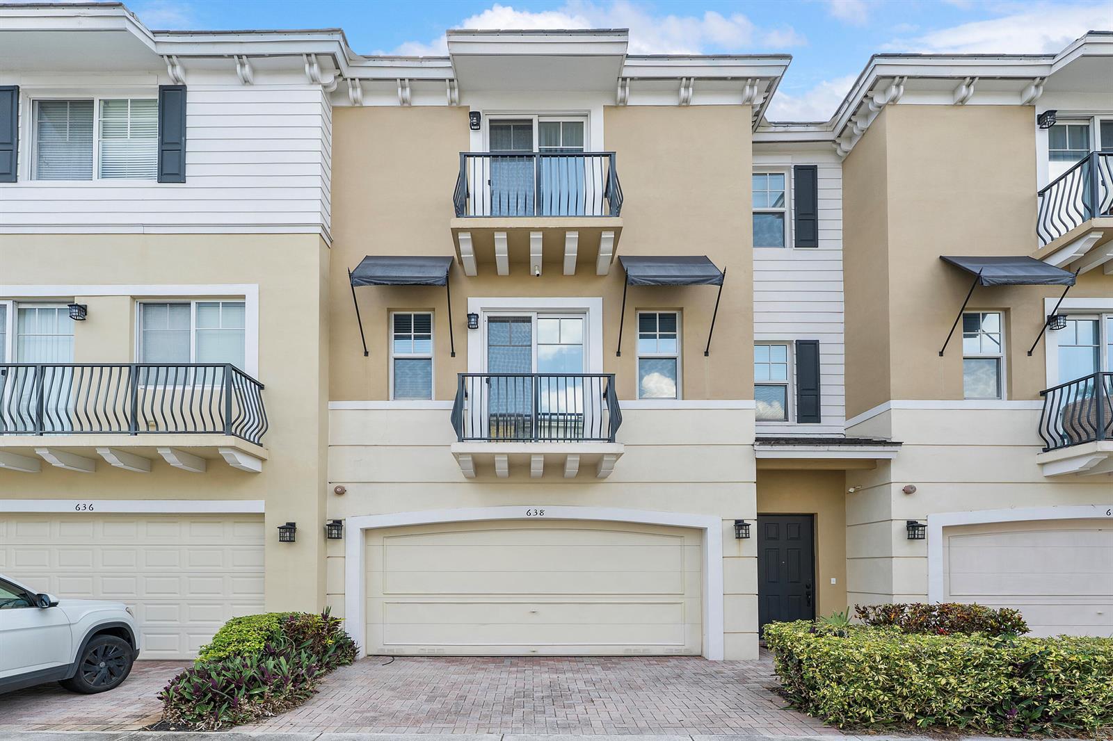 638 NW 38th Circle, Boca Raton FL 33431