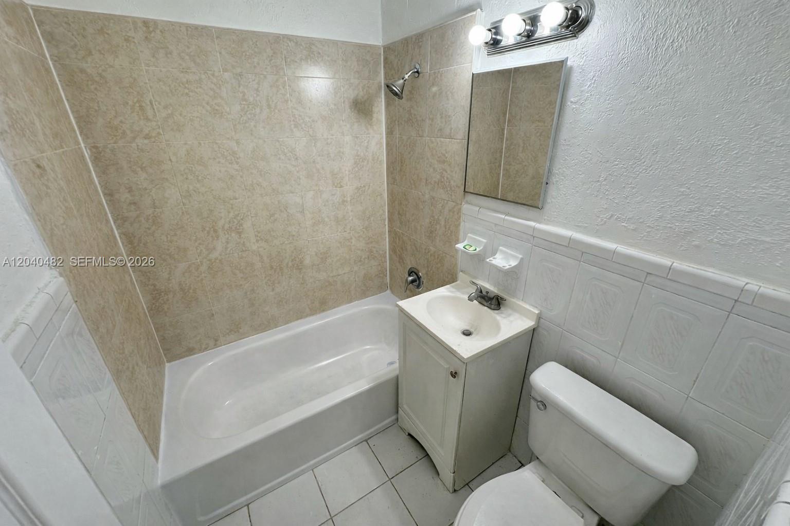 2987 NW 46th St # 5, Miami FL 33142 photo 4