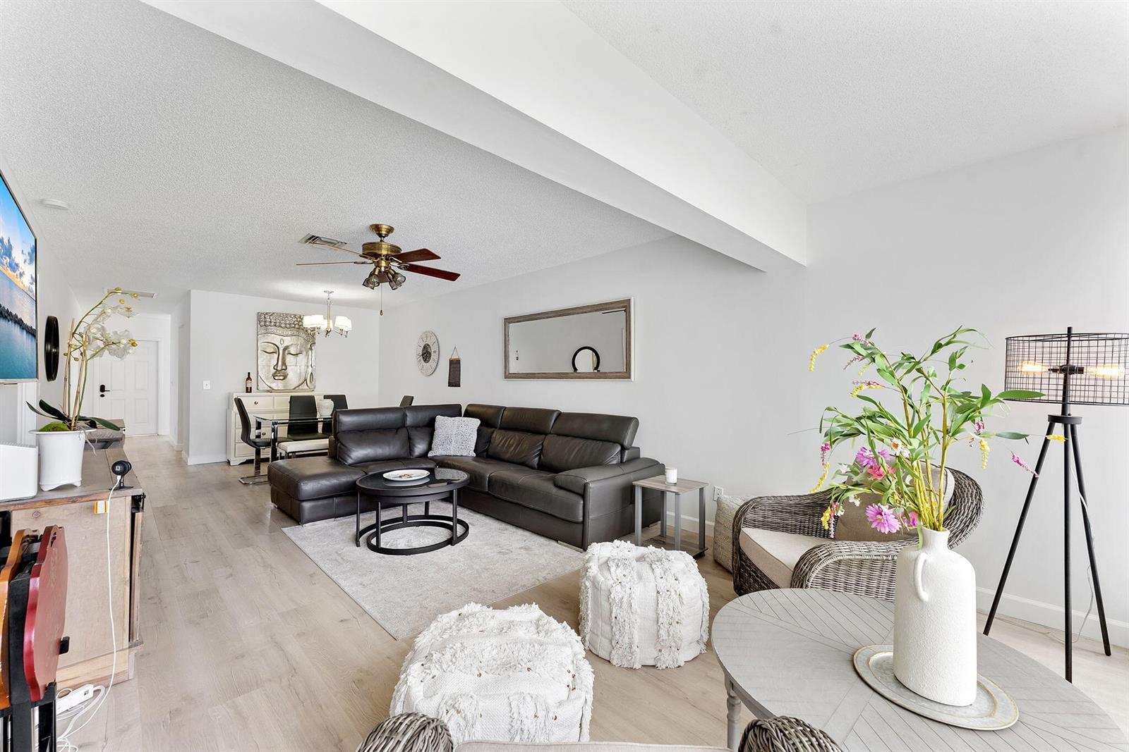 1110 Boxwood Drive # 202, Delray Beach FL 33445 photo 2