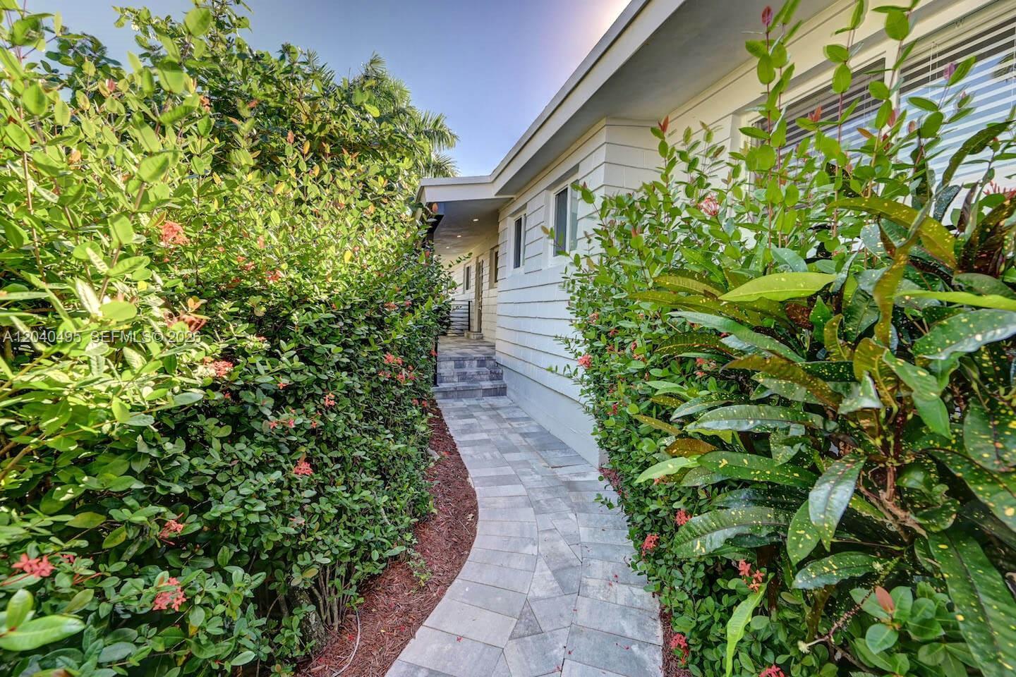 Hollywood, FL 33019 photo 2