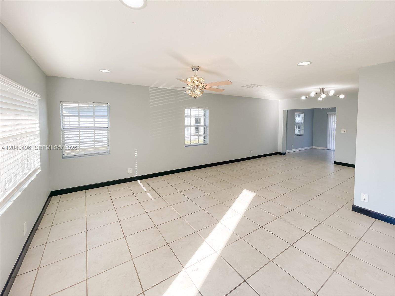 7006 NW 99th Way, Tamarac FL 33321 photo 2