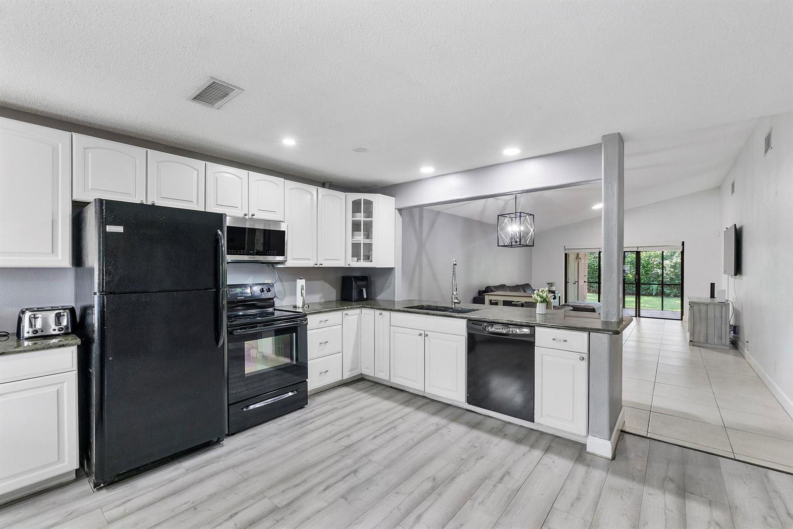 4149 Palm Forest Drive S, Delray Beach FL 33445 photo 3