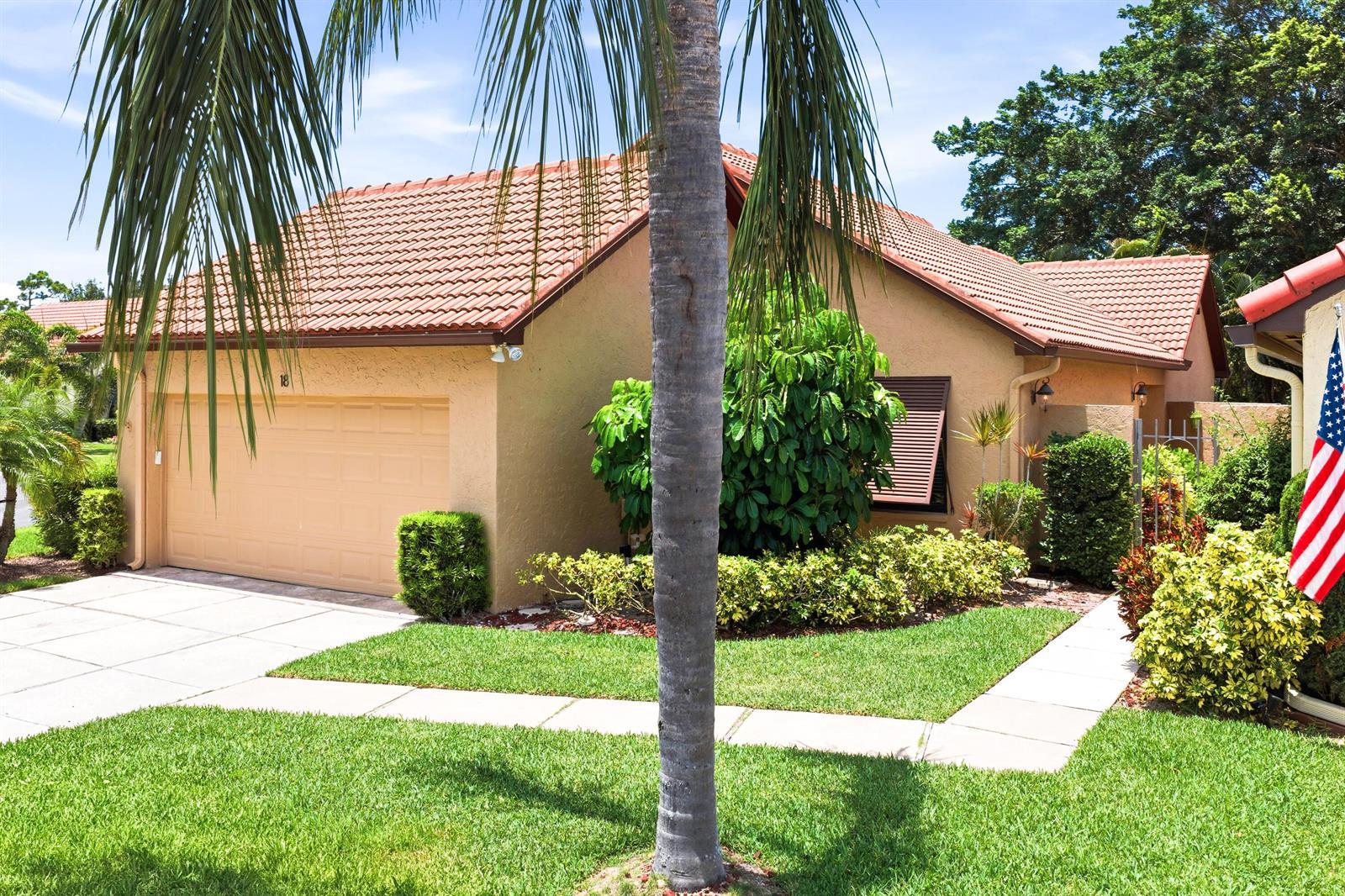 18 Ironwood Way N, Palm Beach Gardens FL 33418 photo 2
