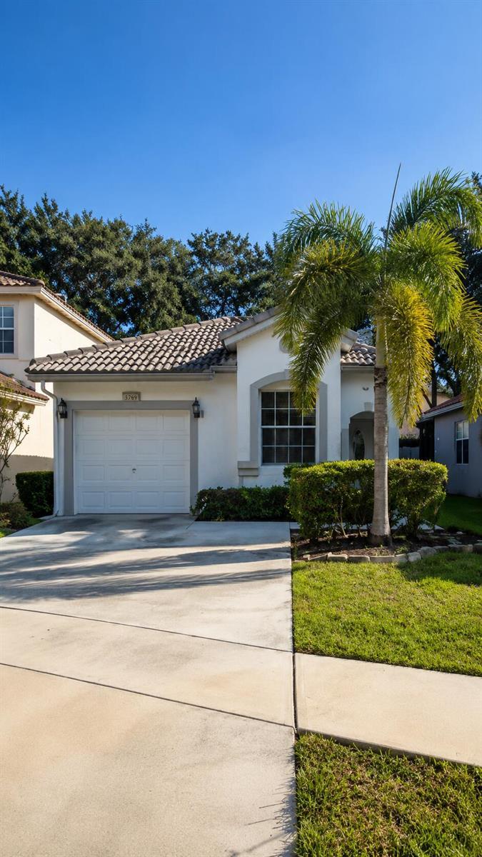 4967 Pelican Manor, Coconut Creek FL 33073 photo 2