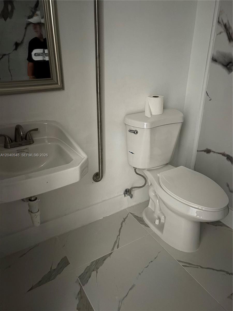 285 NW 27th Ave # 17, Miami FL 33125 photo 4