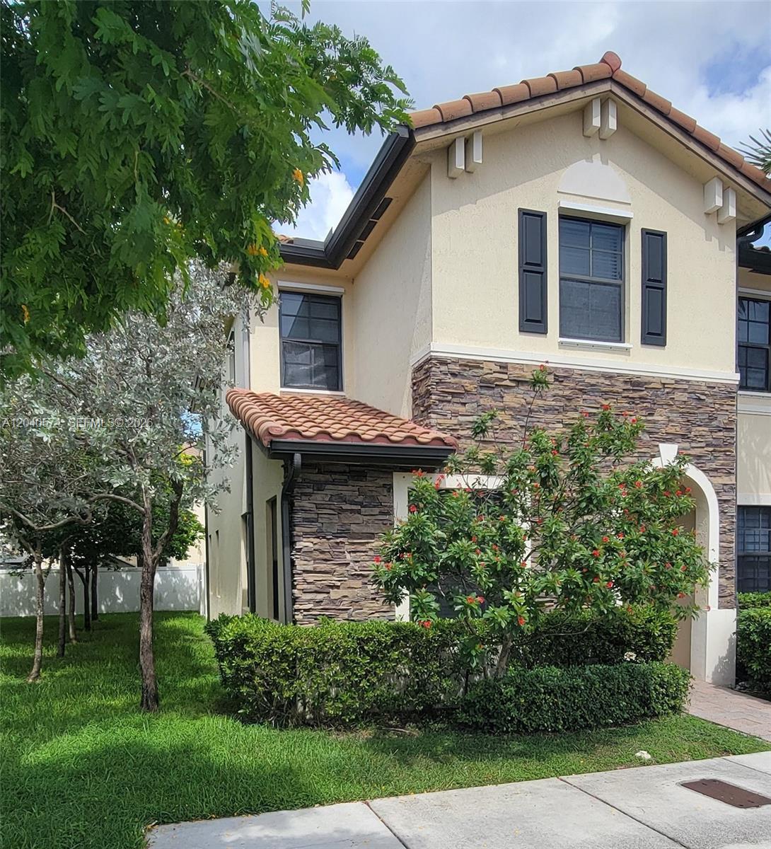 8872 W 35th Ct, Hialeah FL 33018 photo 4