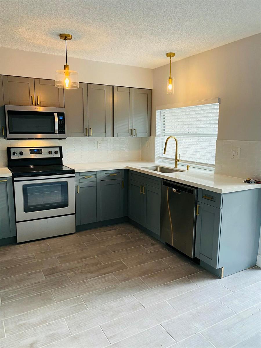 5268 NE 6th Avenue # A28, Oakland Park FL 33334 photo 3