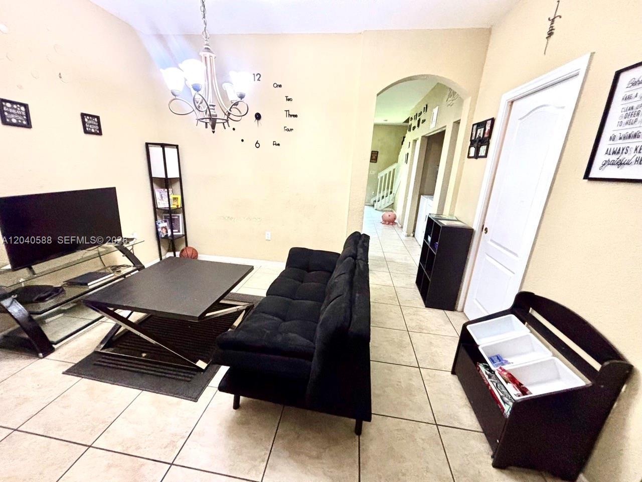 Miami Gardens, FL 33169 photo 2