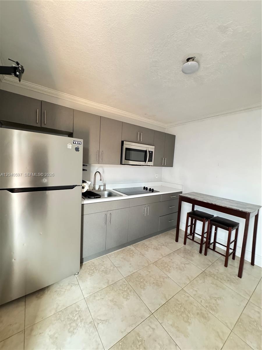 11340 SW 41st Ter, Miami FL 33165 photo 2