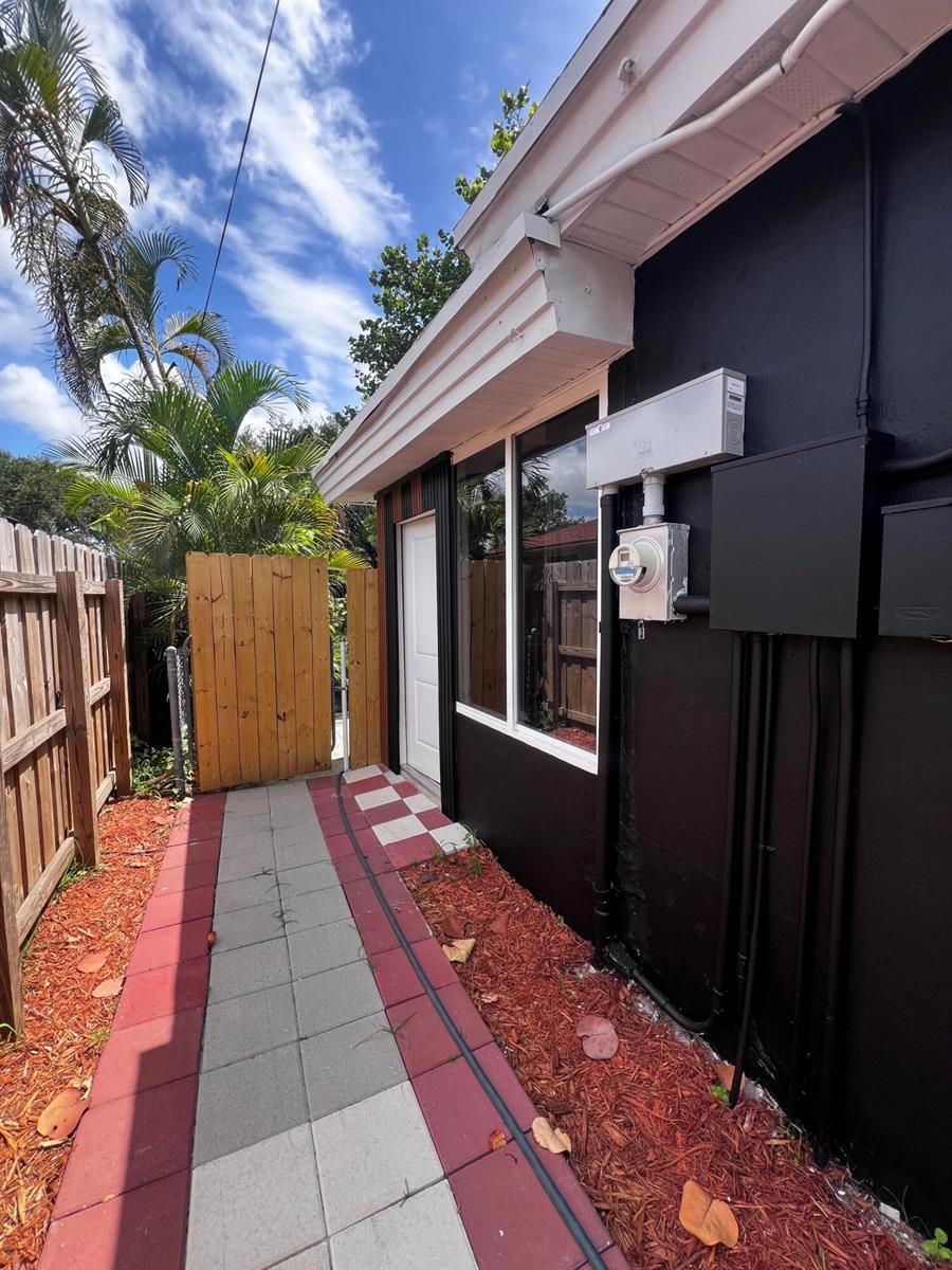2815 Madison Street, Hollywood FL 33020