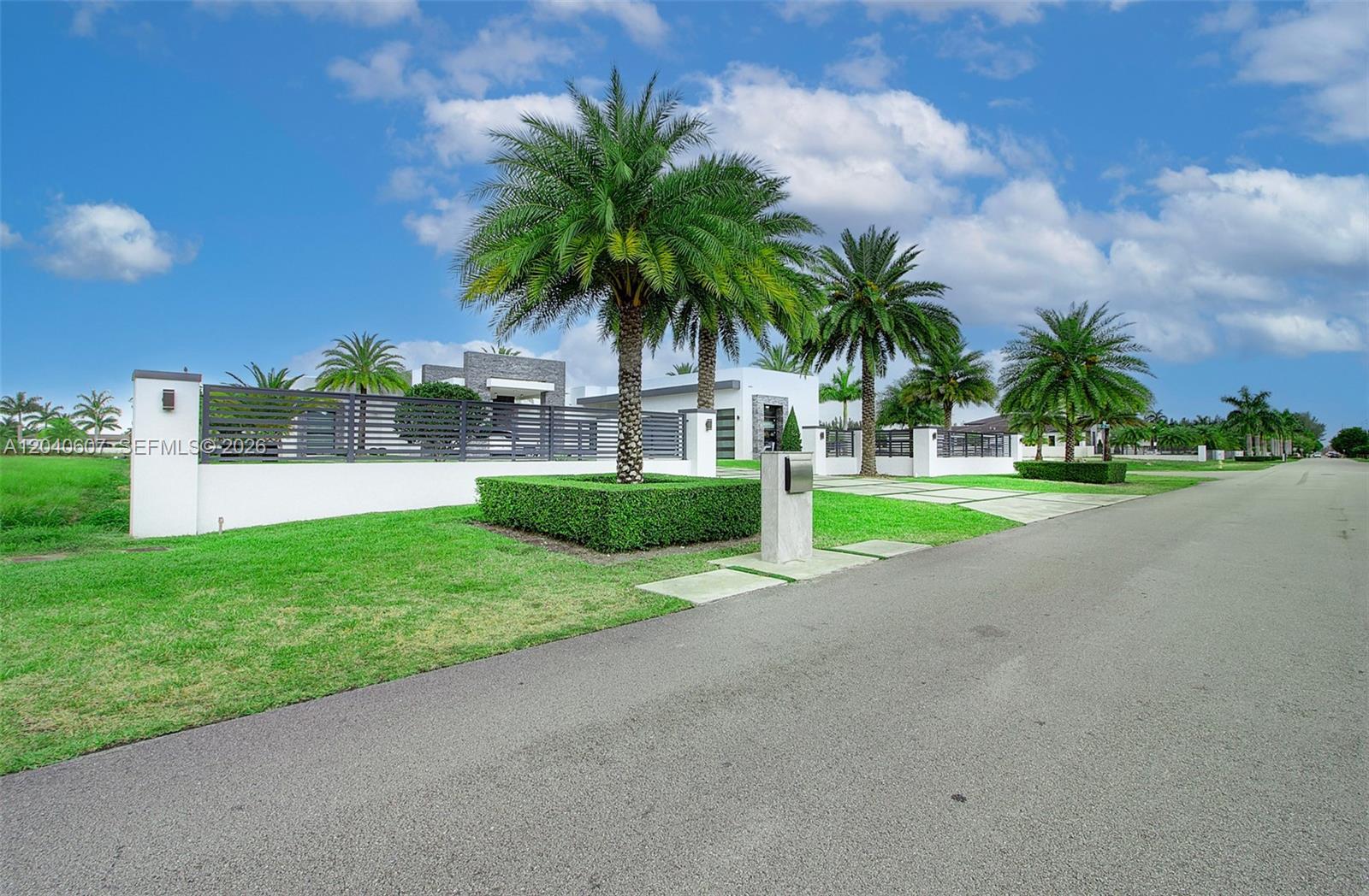 13052 NW 102nd Ave, Hialeah Gardens FL 33018 photo 3