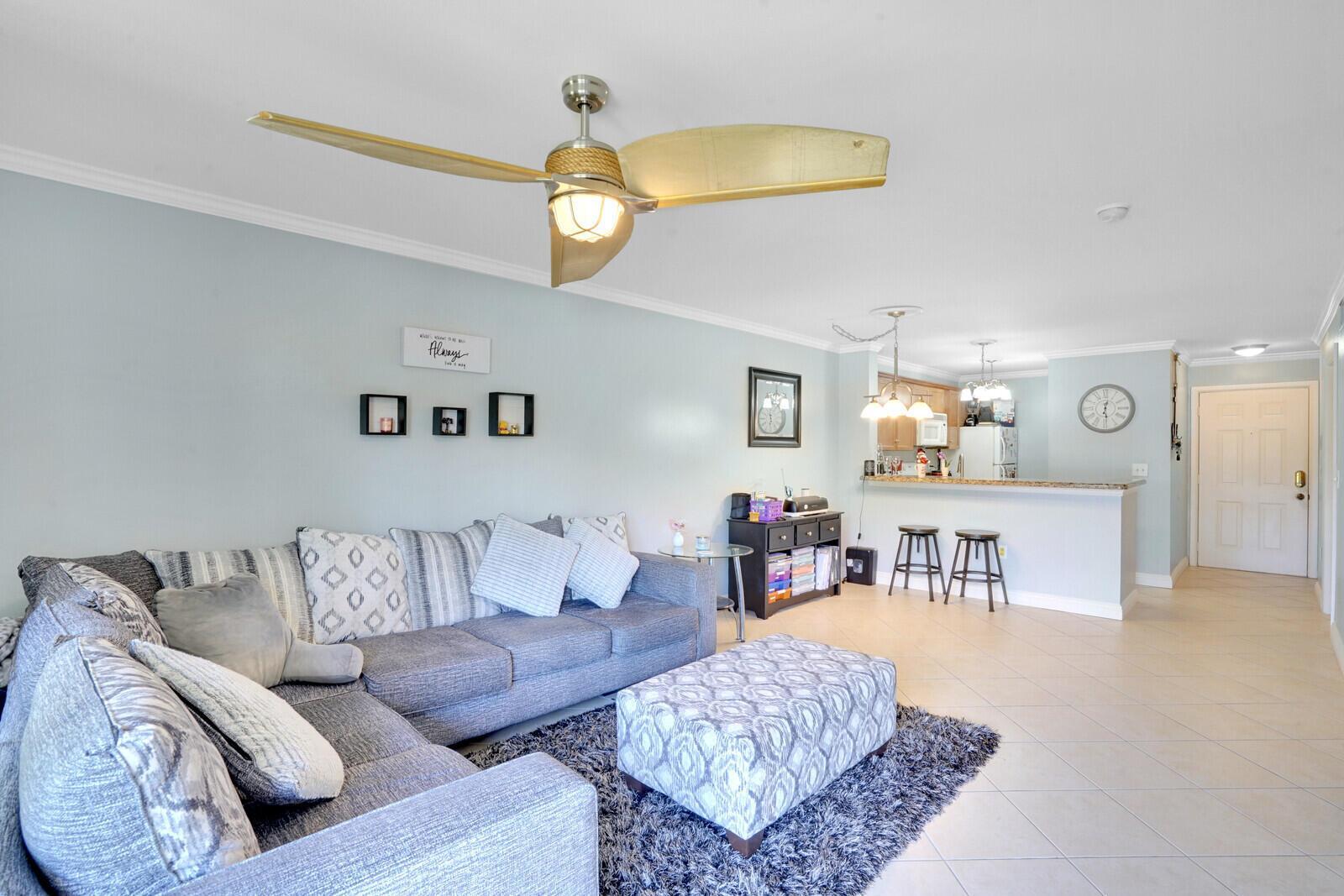 4855 Via Palm Lakes # 902, West Palm Beach FL 33417 photo 2